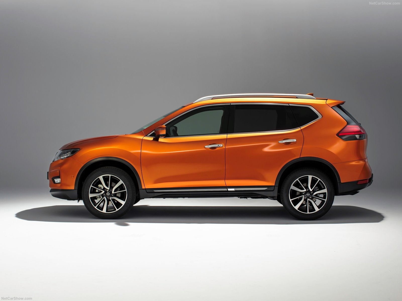 Новый Nissan X-Trail 2018 - фото, цена Новый Nissan X-Trail 2018 - фото, цена