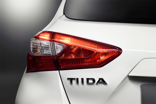 Шильдик Nissan Tiida 2016