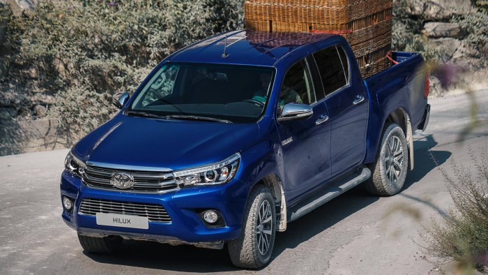 Комплектации и цены нового Toyota Hilux 2019 года