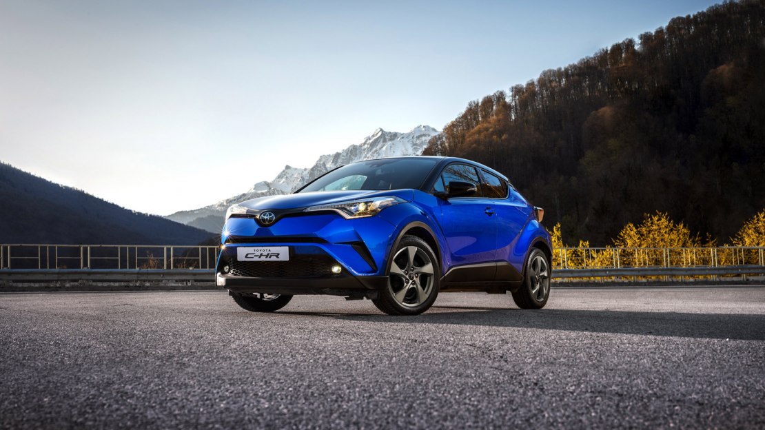 Toyota C-HR 2019 года: новый и современный кроссовер из Японии