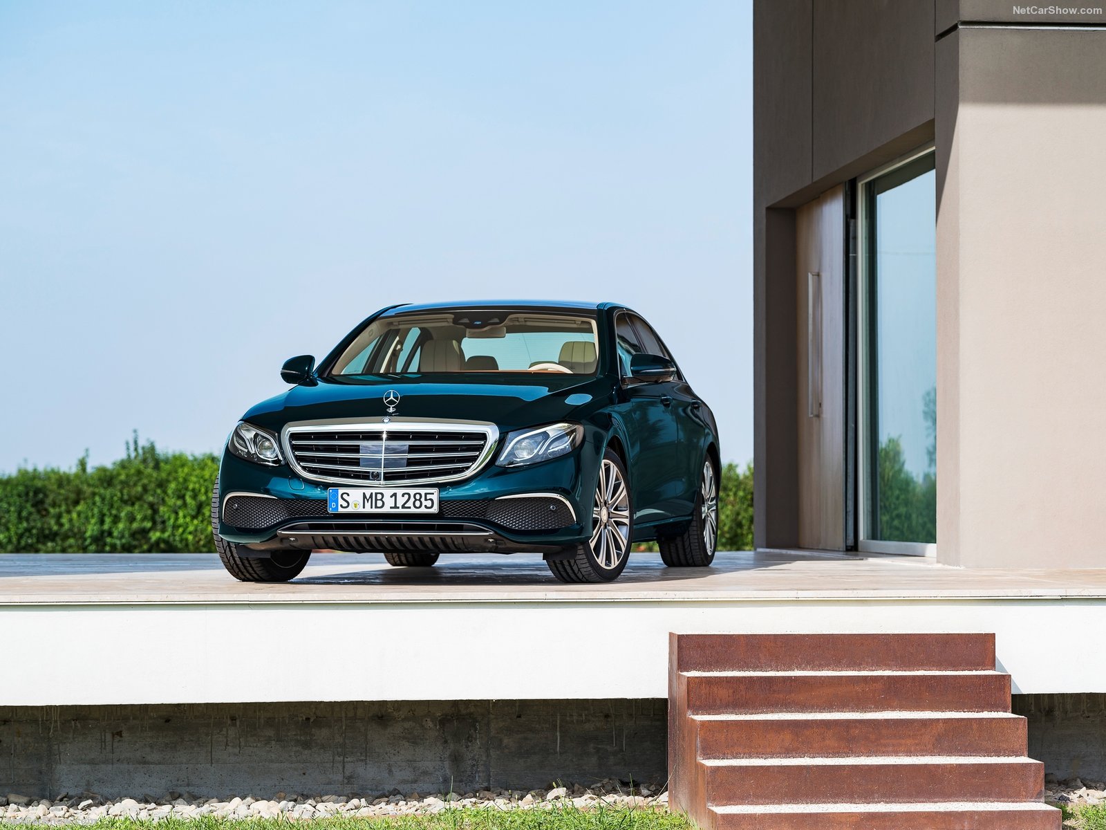 Mercedes E-Class 2019 года: знакомый и роскошный седан в новом исполнении