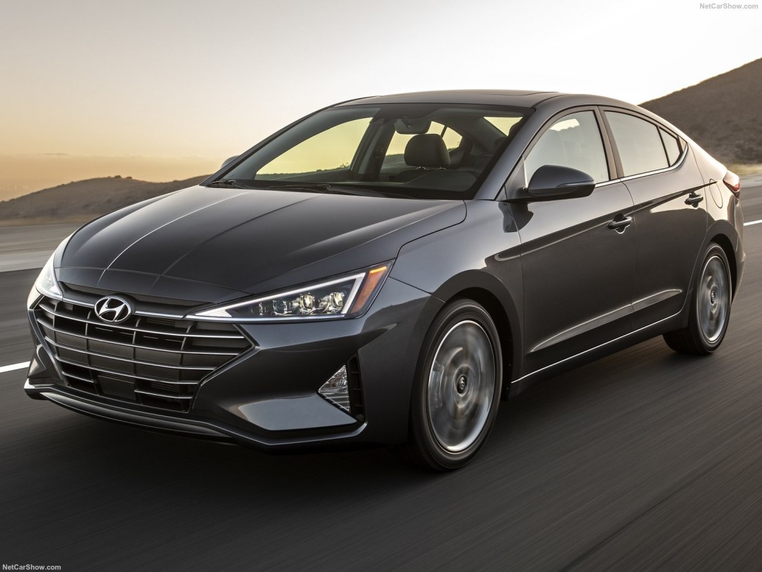 Hyundai Elantra 2020: корейский седан C-класса в новом кузове отличным оснащением, кожаным салоном и турбомотором от 1 млн рублей
