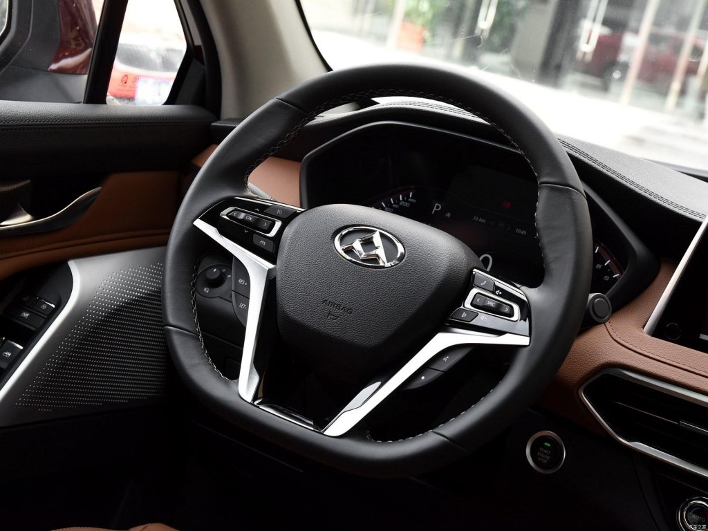 Этот конкурент Toyota Highlander стоит 2,5 миллиона рублей. более дешевый